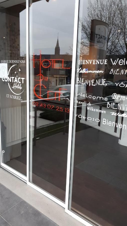 Contact Hotel Du Cerf Château-Gontier エクステリア 写真