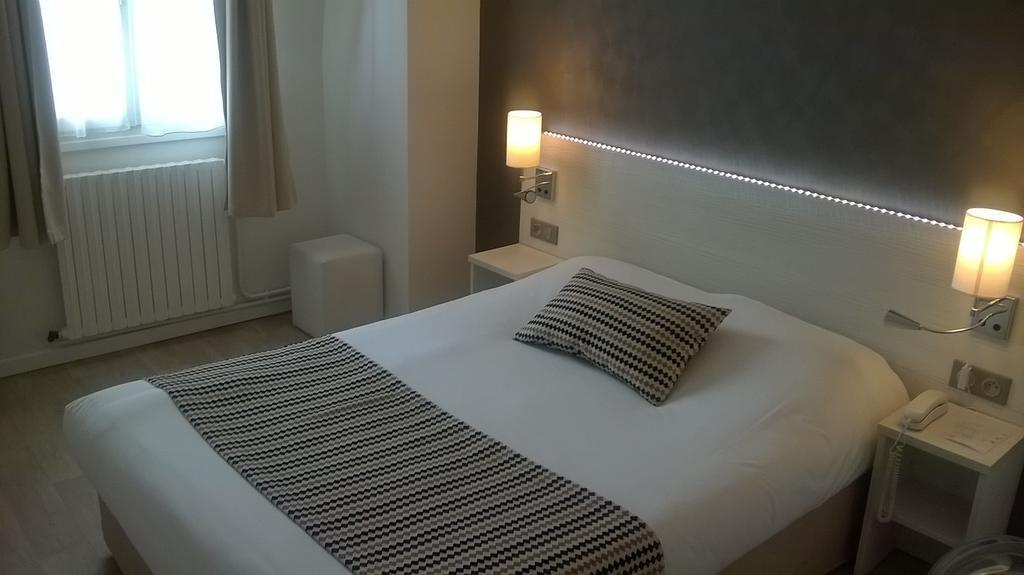 Contact Hotel Du Cerf Château-Gontier 部屋 写真