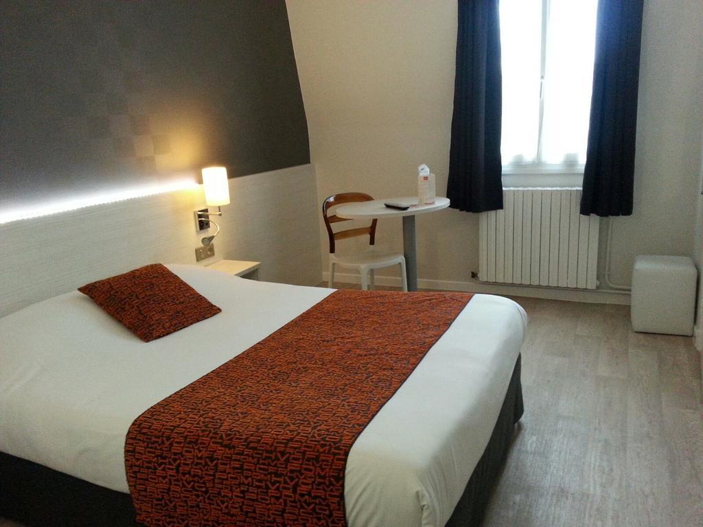 Contact Hotel Du Cerf Château-Gontier 部屋 写真