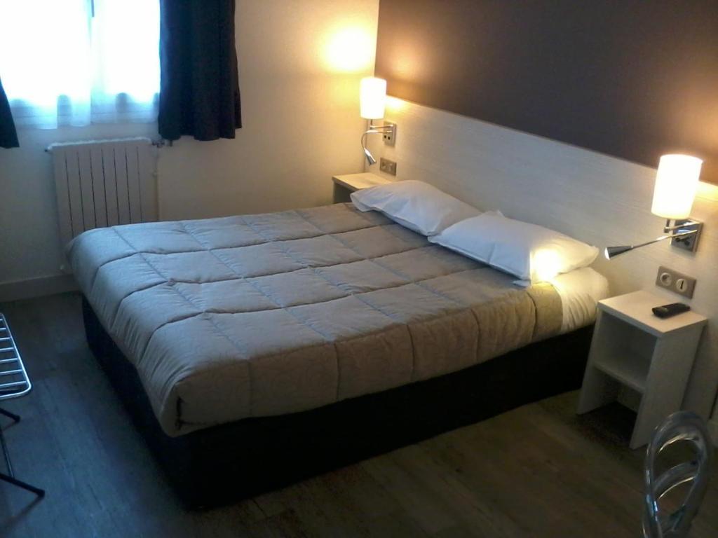 Contact Hotel Du Cerf Château-Gontier 部屋 写真